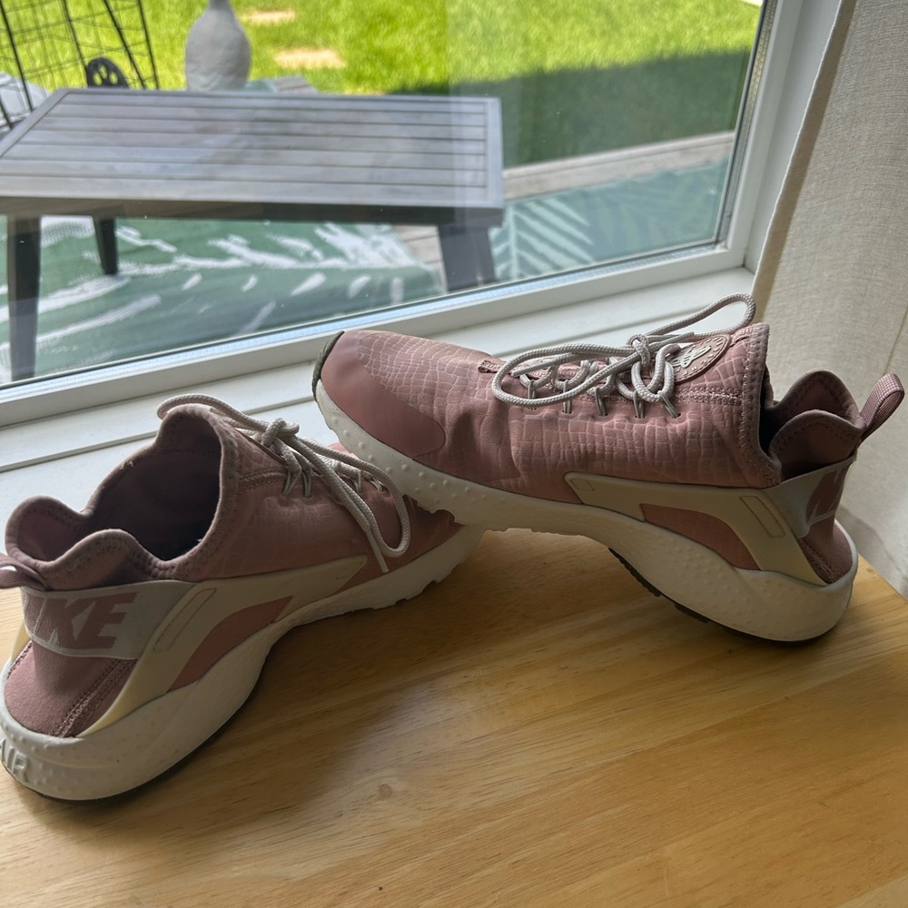 Nike Air Women's Huarache Ultra Particle Pink Runners Size 10